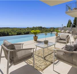Luxury 4-Bedroom Villa with generous sized Infinity Pool near Buje, Istria. Sleeps 8